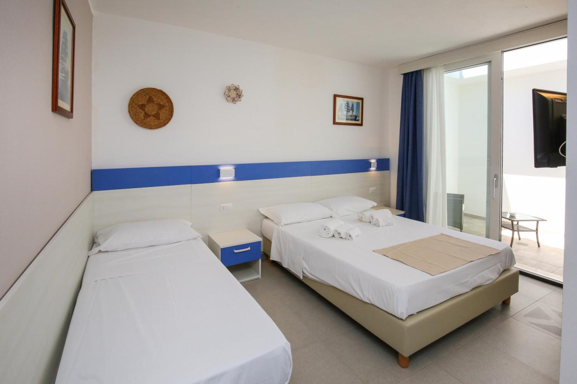 The Square Castelsardo Hotel Bagian luar foto