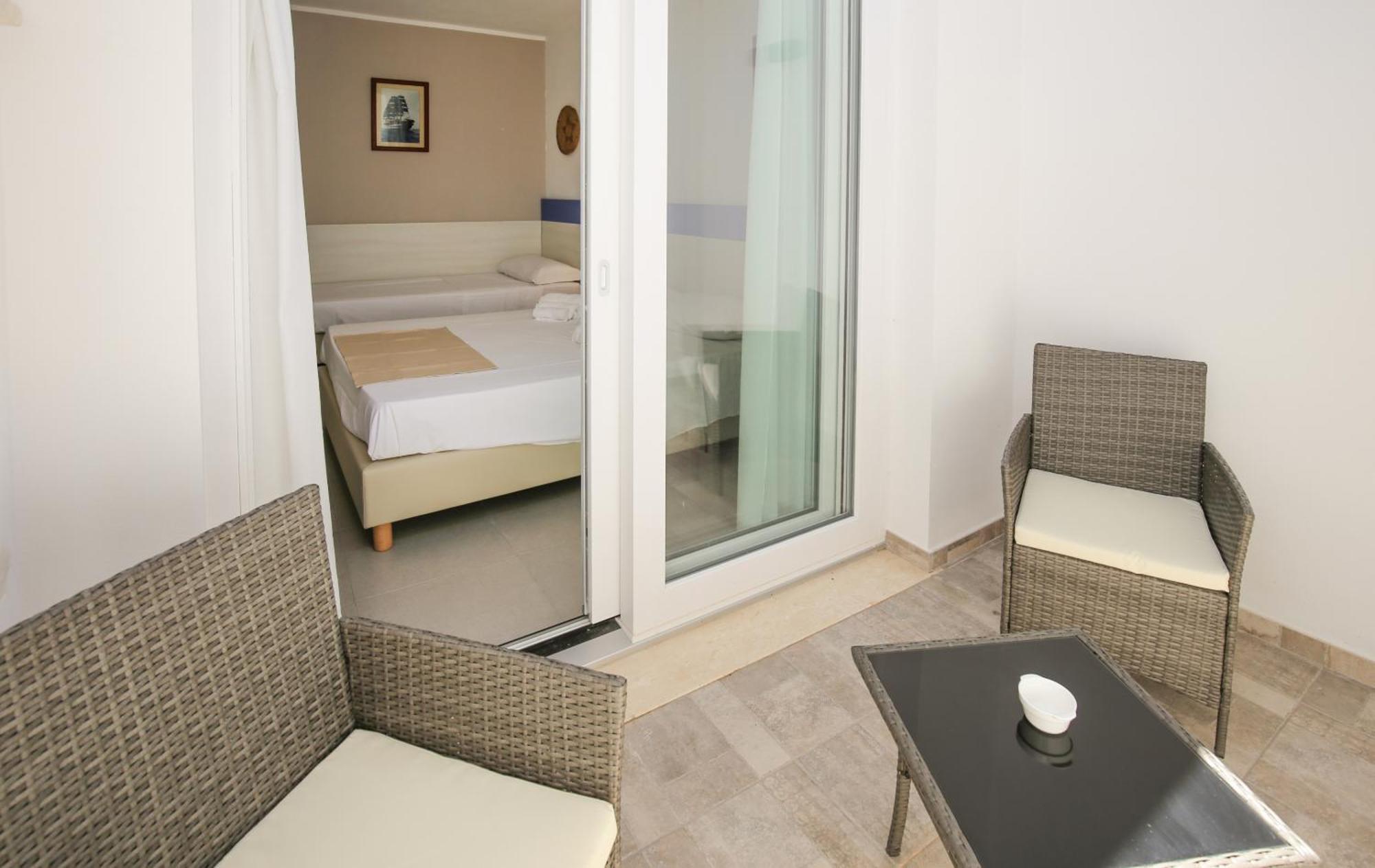 The Square Castelsardo Hotel Bagian luar foto