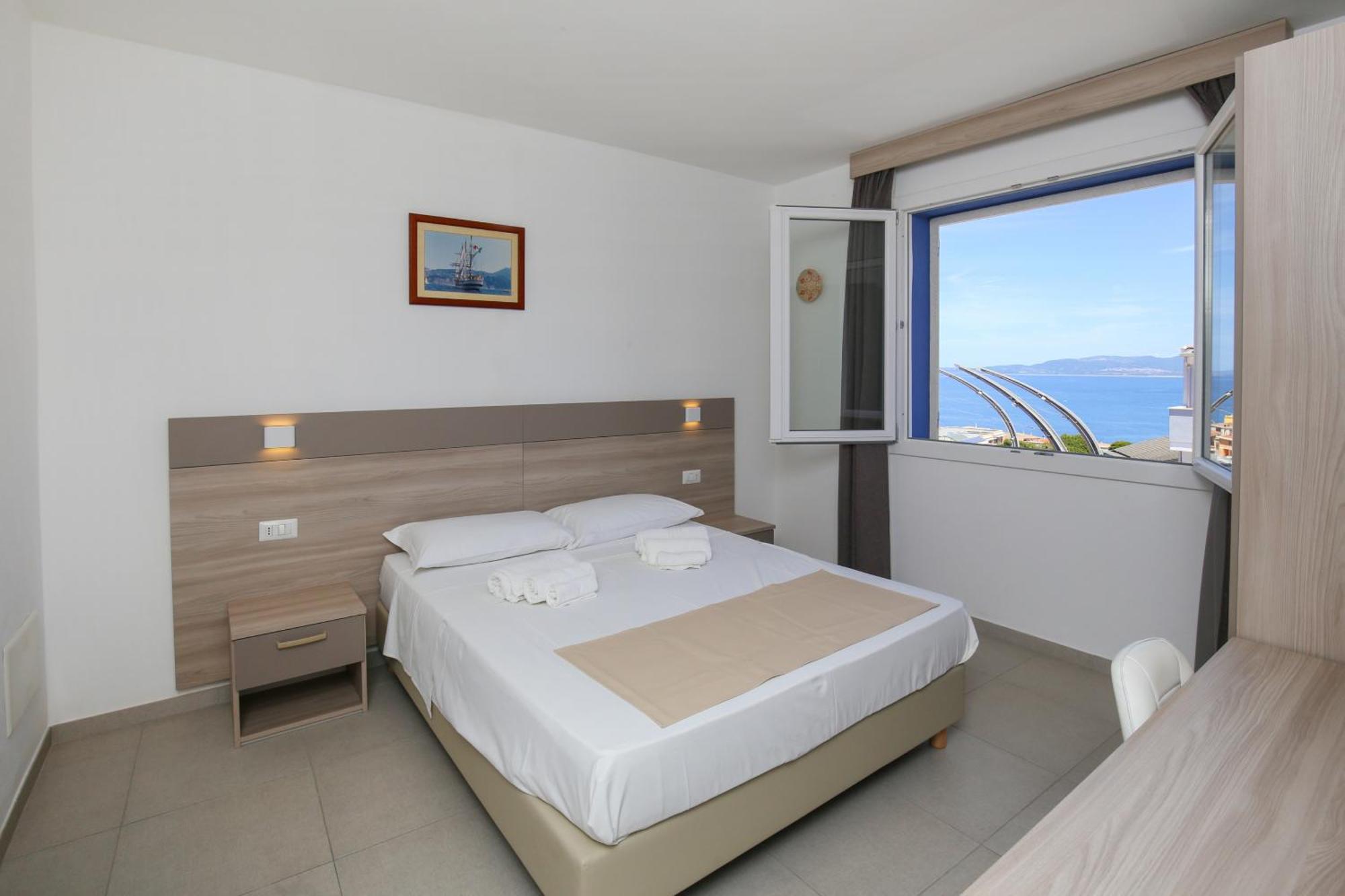 The Square Castelsardo Hotel Bagian luar foto