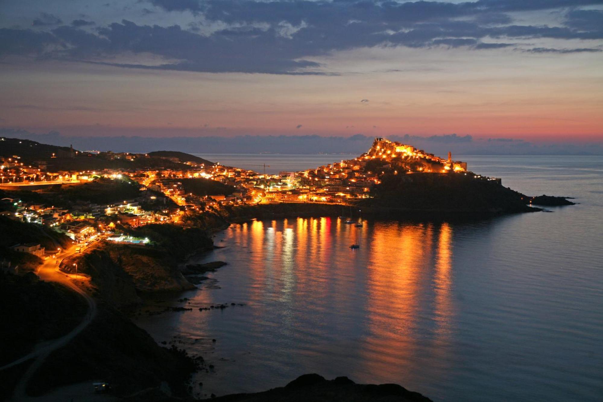 The Square Castelsardo Hotel Bagian luar foto