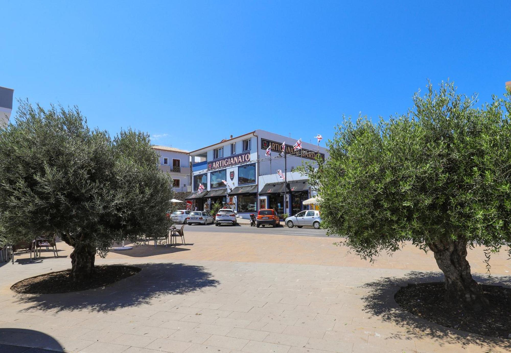 The Square Castelsardo Hotel Bagian luar foto