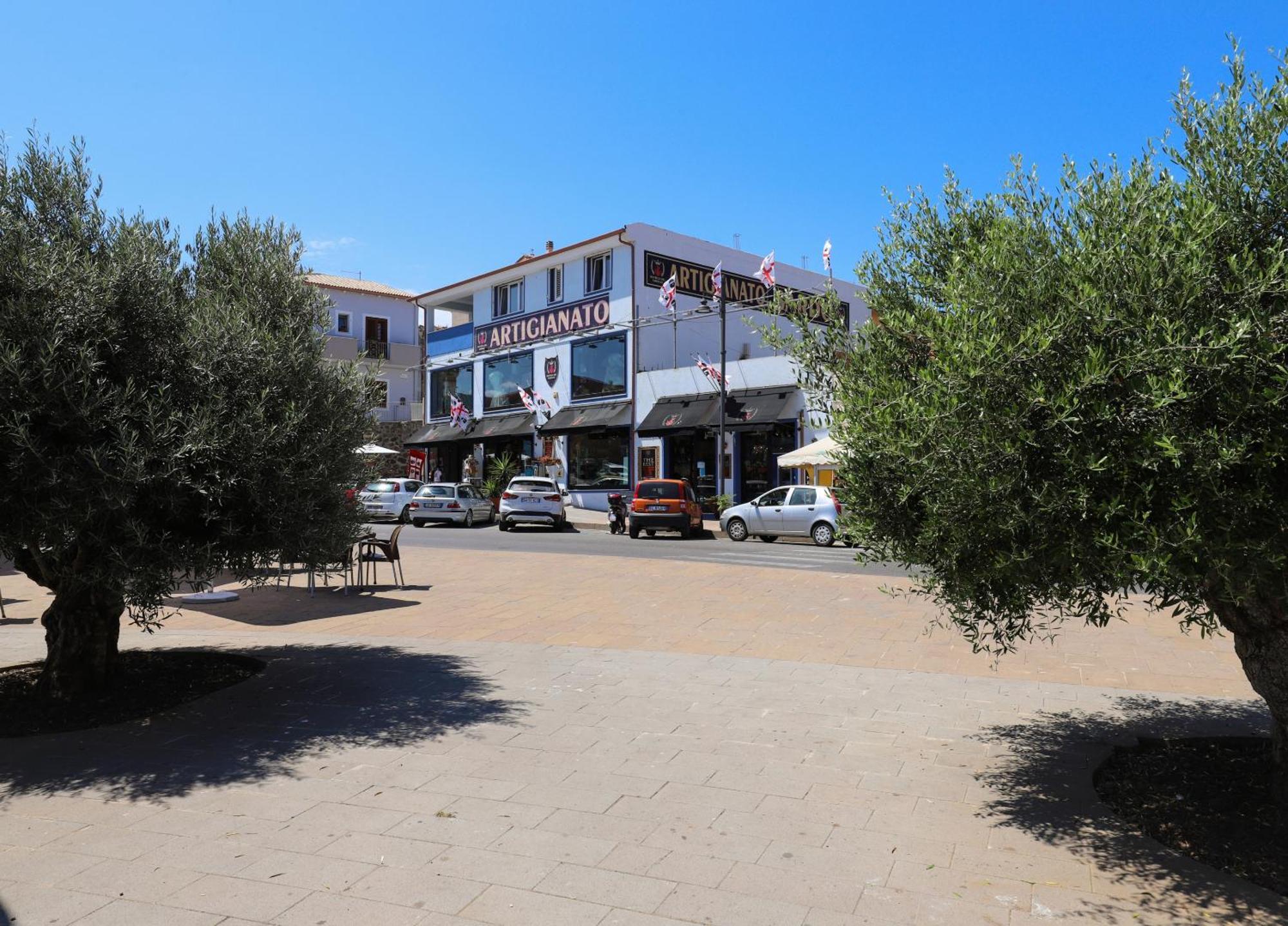 The Square Castelsardo Hotel Bagian luar foto
