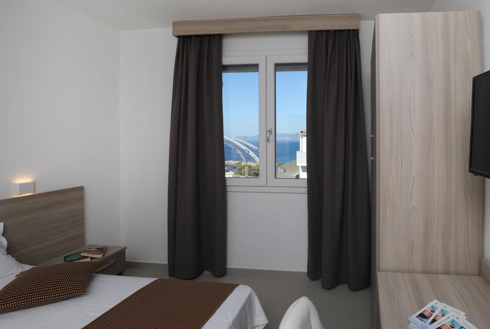 The Square Castelsardo Hotel Bagian luar foto