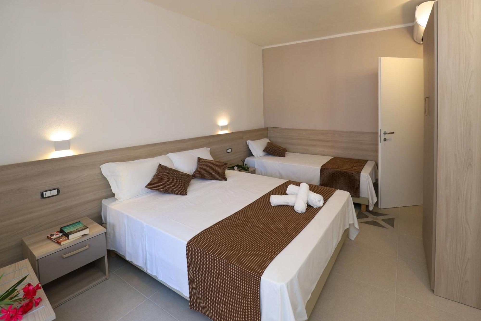 The Square Castelsardo Hotel Bagian luar foto