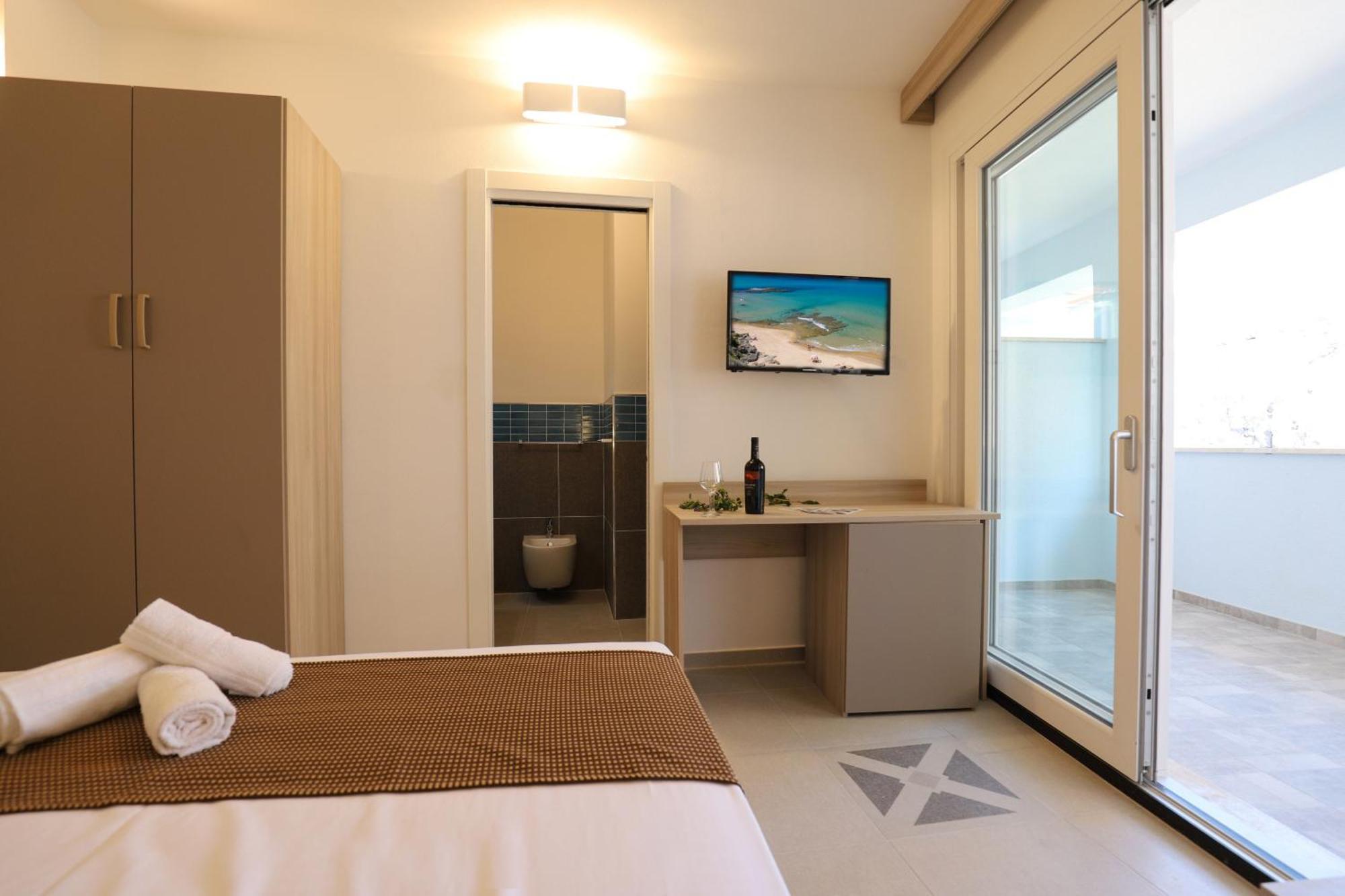 The Square Castelsardo Hotel Bagian luar foto